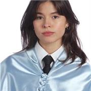 Profesora de Historia, Historia del arte, Lengua castellana y literatura y Lingua galega e literatura para todas las edades.